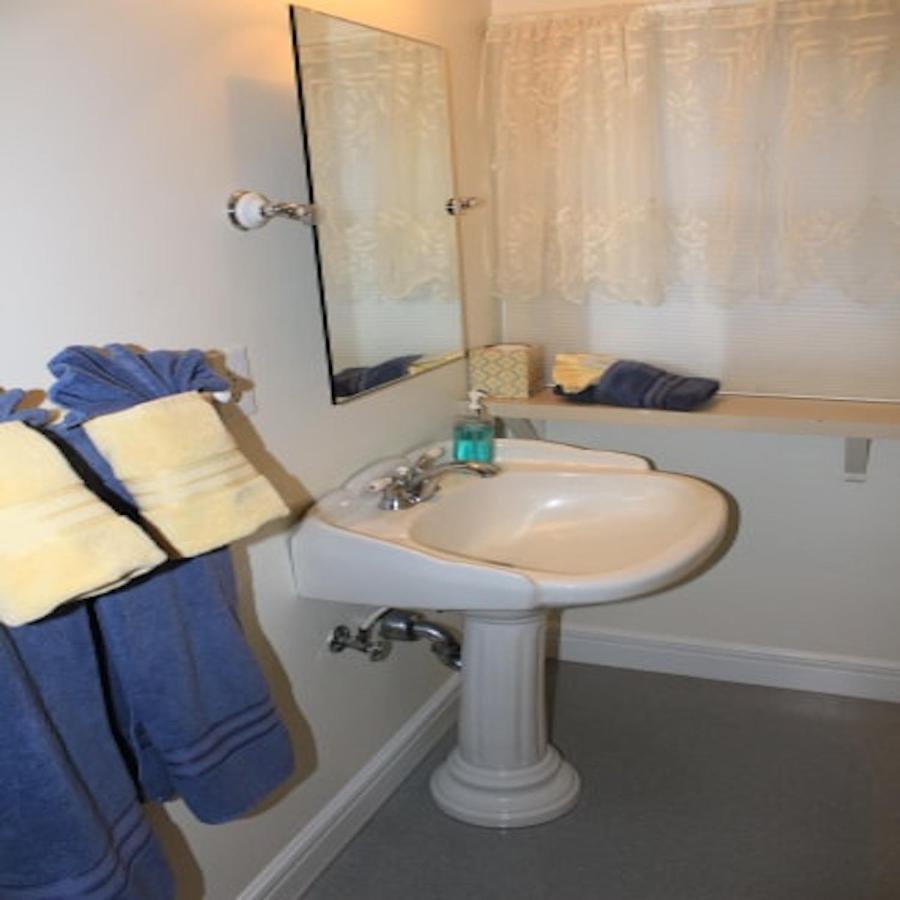 Bed and Breakfast Rosberg House Lindsborg Экстерьер фото